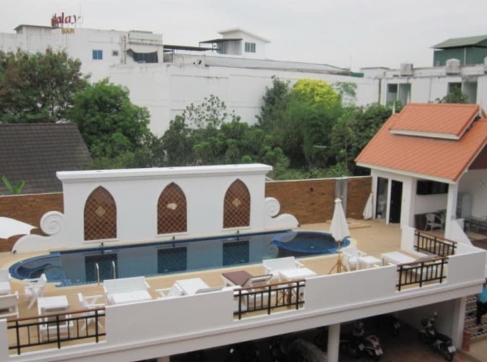 Wangburapa Grand Hotel Chiang Mai Exterior photo